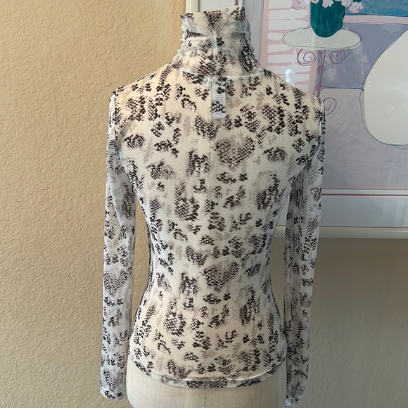 West Of Melrose Snake Me On Long Sleeve Mesh Top Tee - Picture 6 of 7